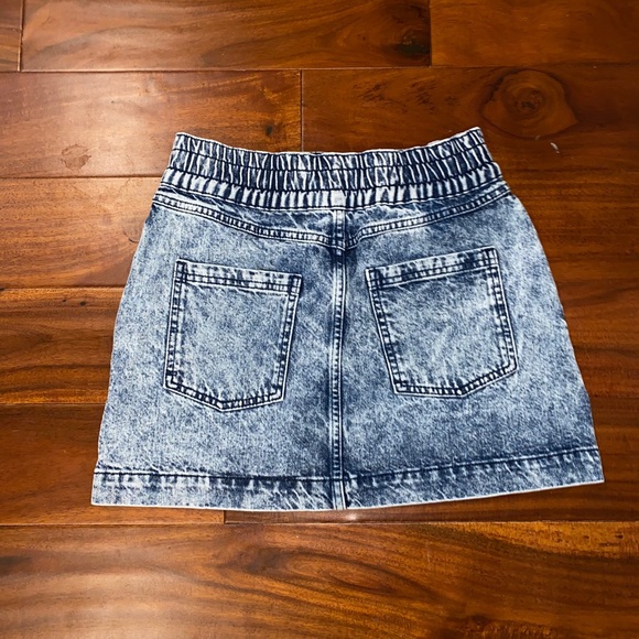 UO Acid Washed Denim Skirt - Picture 4 of 4